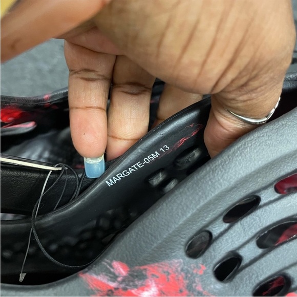 Foam Runner (Yeezy like ) Stylish Black and Red Athletic Shoes - Picture 4 of 6